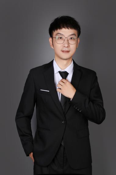 陈  瑨
