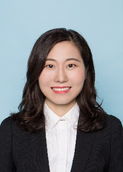 李  莎